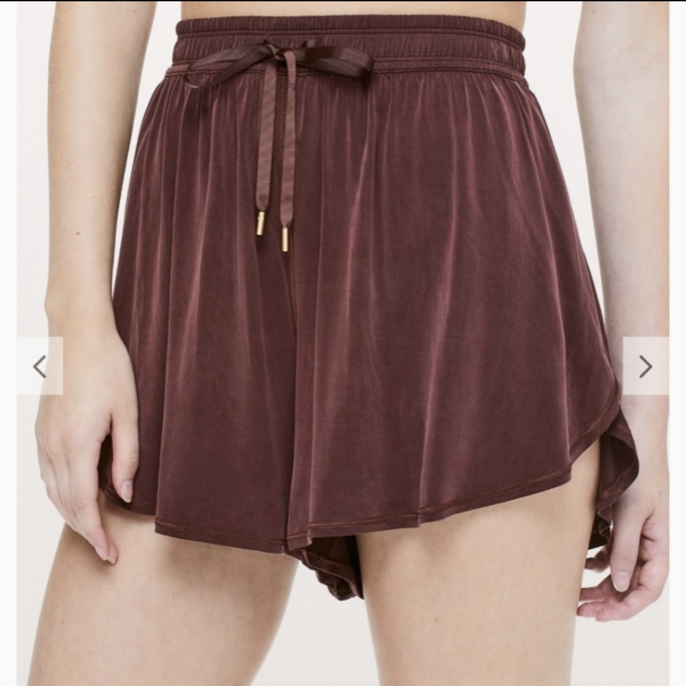 ISO lululemon principal dancer shorts in 8